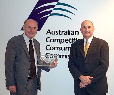 Professor Allan Fels receives award